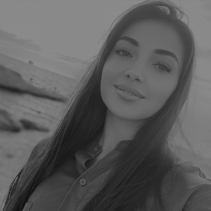 arina Mobilă la comandă